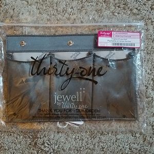 Thirty-one triple slit pocket